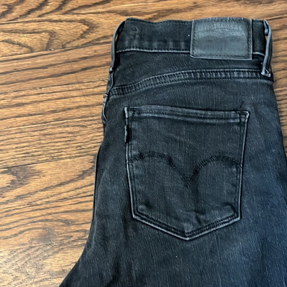 Levi’s 311 Shaping Skinny Black Jeans - Picture 5 of 6
